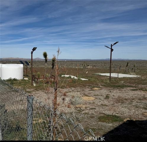 136 E Avenue W8, Pearblossom, CA 93553