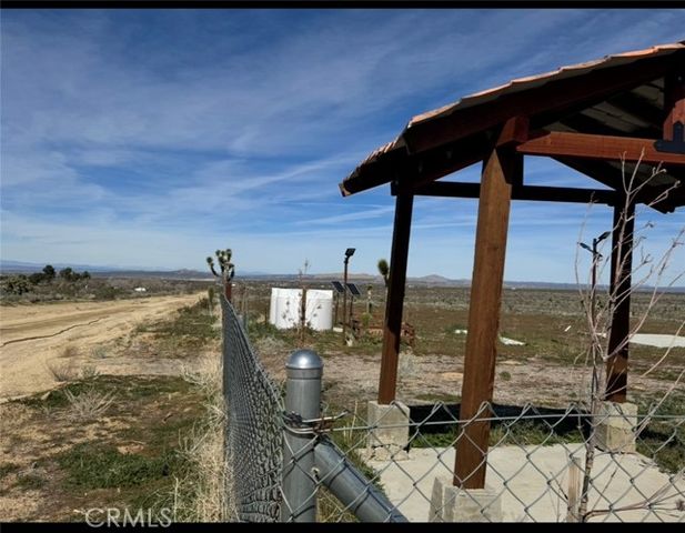 136 E Avenue W8, Pearblossom, CA 93553