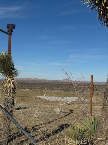 136 E Avenue W8, Pearblossom, CA 93553