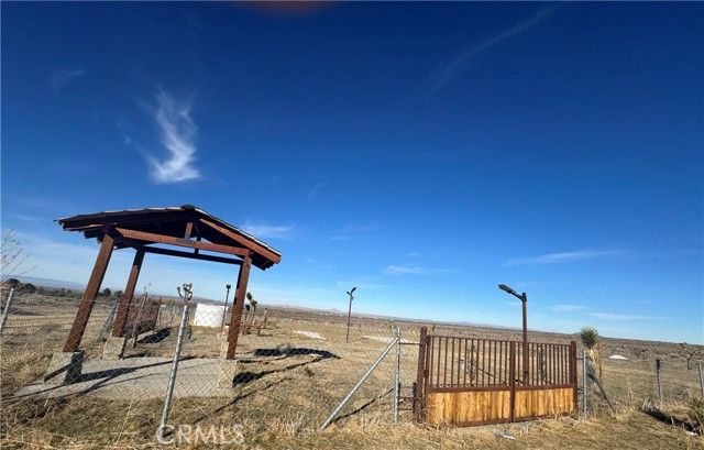 136 E Avenue W8, Pearblossom, CA 93553