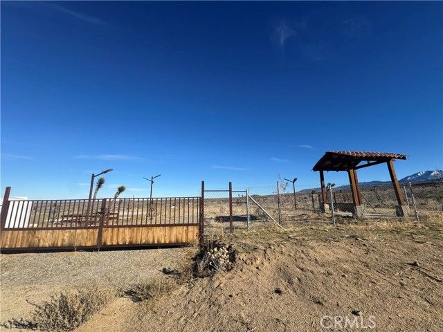 136 E Avenue W8, Pearblossom, CA 93553