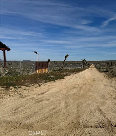 136 E Avenue W8, Pearblossom, CA 93553