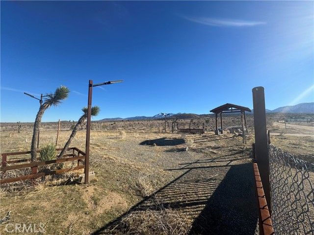 136 E Avenue W8, Pearblossom, CA 93553