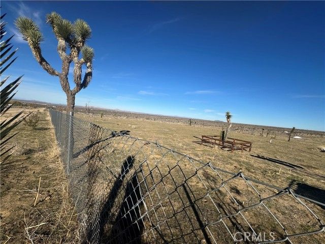 136 E Avenue W8, Pearblossom, CA 93553