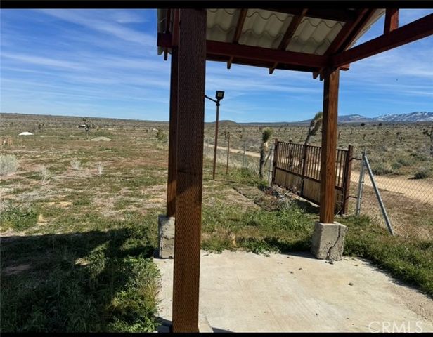 136 E Avenue W8, Pearblossom, CA 93553