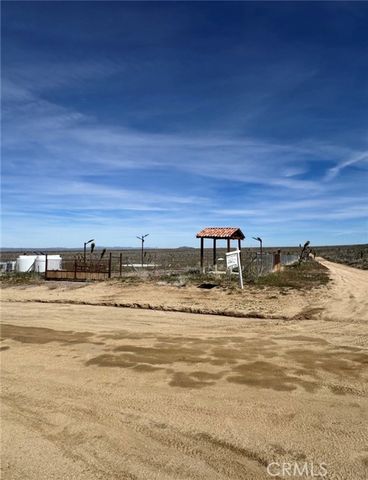 136 E Avenue W8, Pearblossom, CA 93553