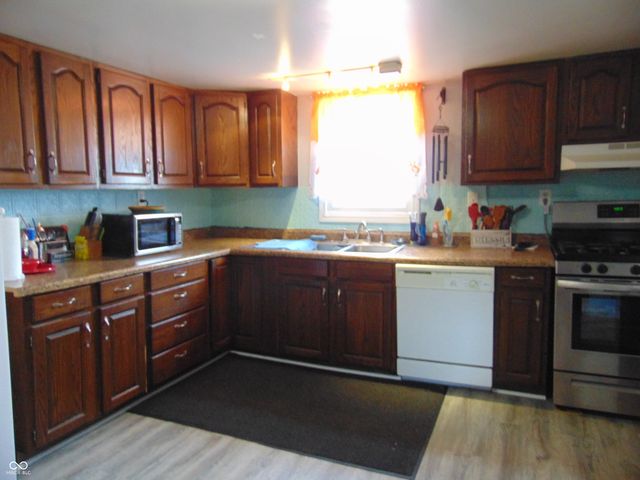 1121 S Meridian Street, Lebanon, IN 46052