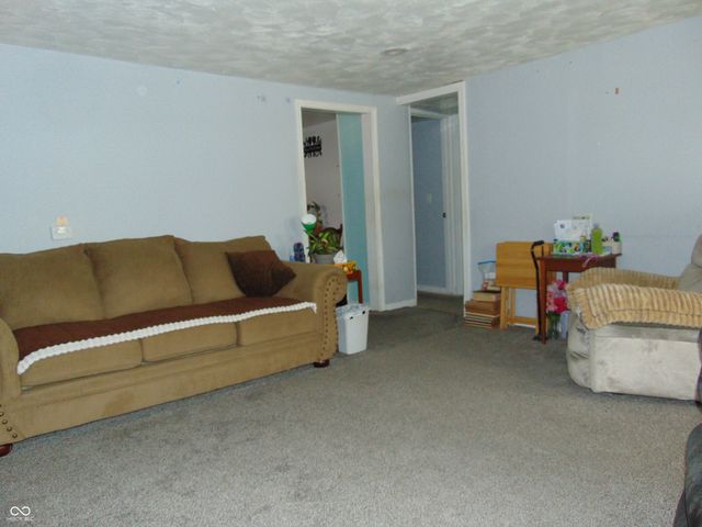 1121 S Meridian Street, Lebanon, IN 46052