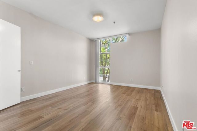 5350 White Oak Avenue 209, Los Angeles, CA 91316