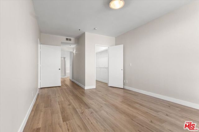 5350 White Oak Avenue 209, Los Angeles, CA 91316