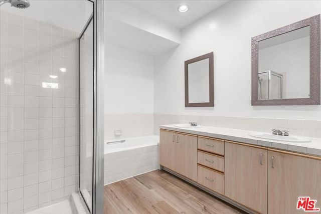 5350 White Oak Avenue 209, Los Angeles, CA 91316