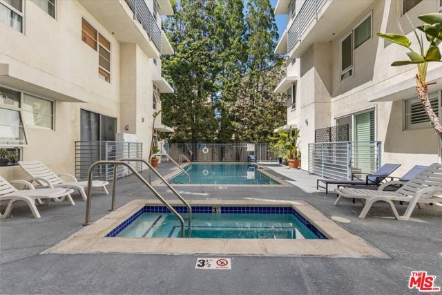 5350 White Oak Avenue 209, Los Angeles, CA 91316