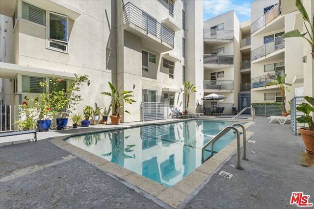 5350 White Oak Avenue 209, Los Angeles, CA 91316
