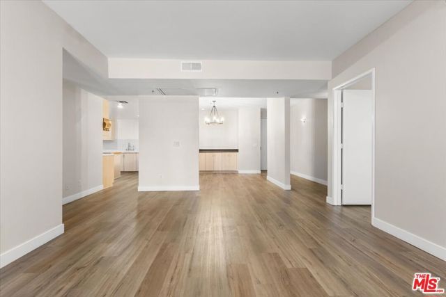 5350 White Oak Avenue 209, Los Angeles, CA 91316