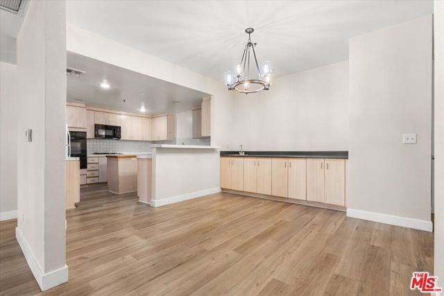 5350 White Oak Avenue 209, Los Angeles, CA 91316