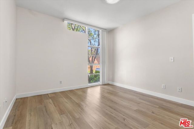 5350 White Oak Avenue 209, Los Angeles, CA 91316