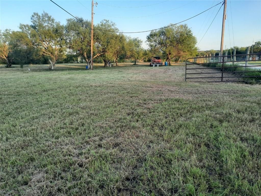118 Valerie LN, Dale, TX 78616