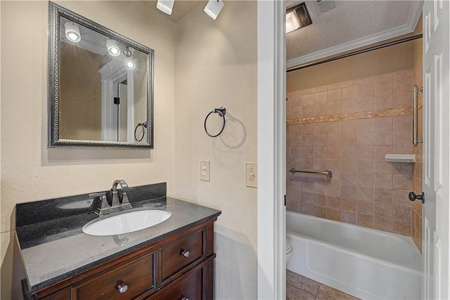 714 Riviera Drive, Rogers, AR 72758