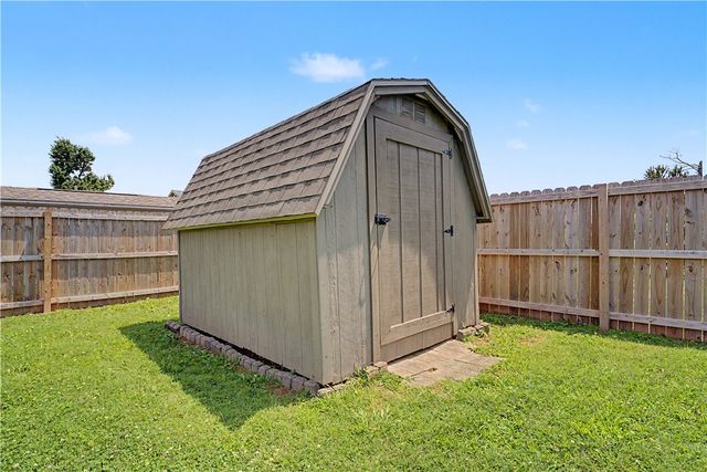 714 Riviera Drive, Rogers, AR 72758