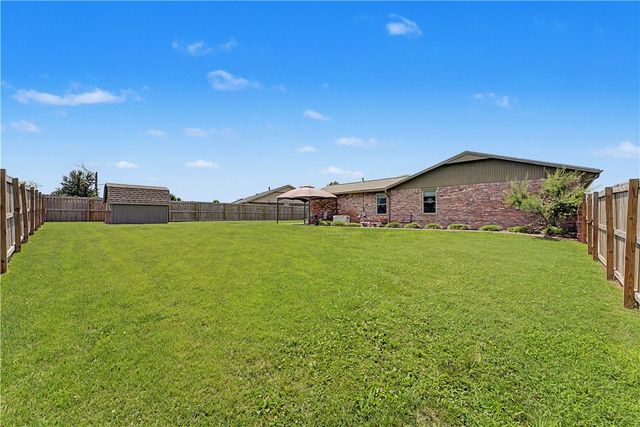 714 Riviera Drive, Rogers, AR 72758