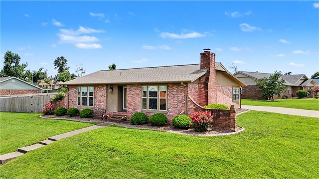714 Riviera Drive, Rogers, AR 72758