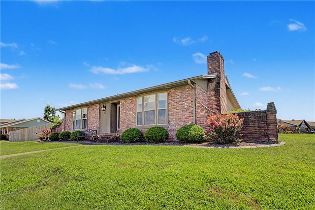 714 Riviera Drive, Rogers, AR 72758