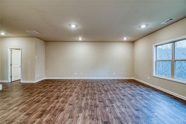 87 Avian Way, Auburn, GA 30011