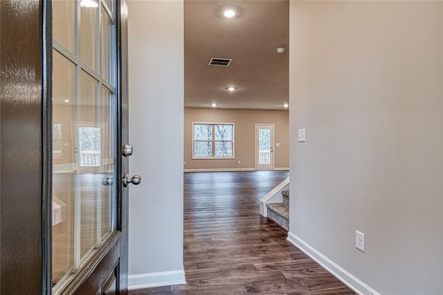 87 Avian Way, Auburn, GA 30011