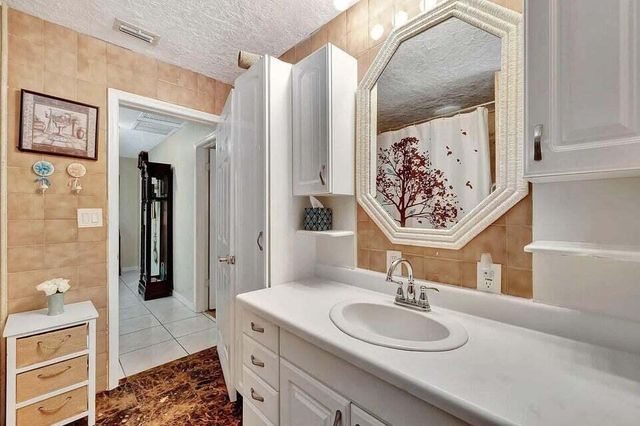 7187 Thompson Road, Boynton Beach, FL 33426