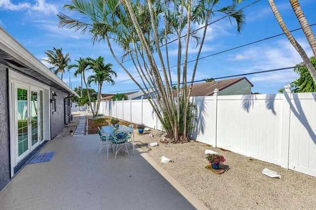 7187 Thompson Road, Boynton Beach, FL 33426