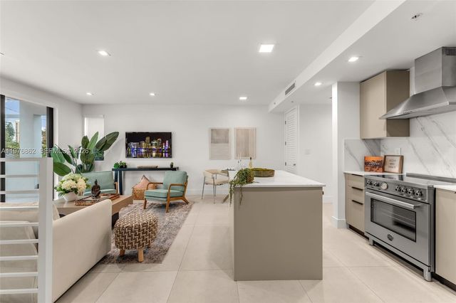 721 SW 11th Street B, Miami, FL 33129