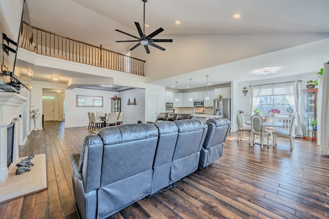 2942 Trillium Court E, Aurora, IL 60506
