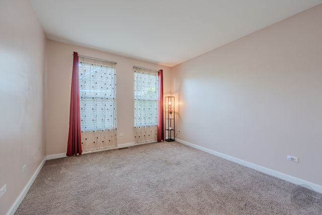2942 Trillium Court E, Aurora, IL 60506