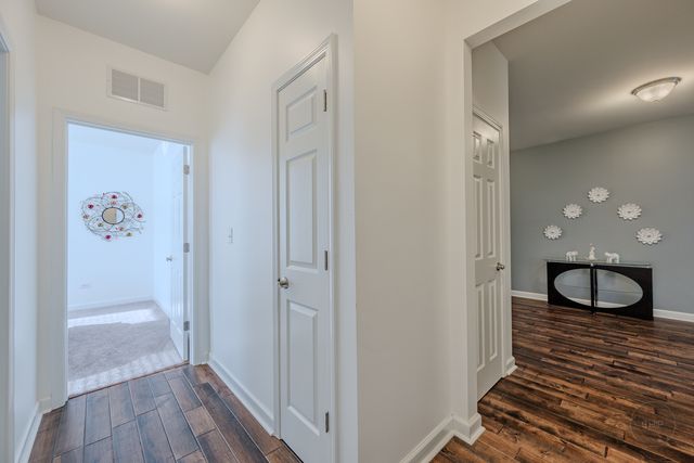 2942 Trillium Court E, Aurora, IL 60506