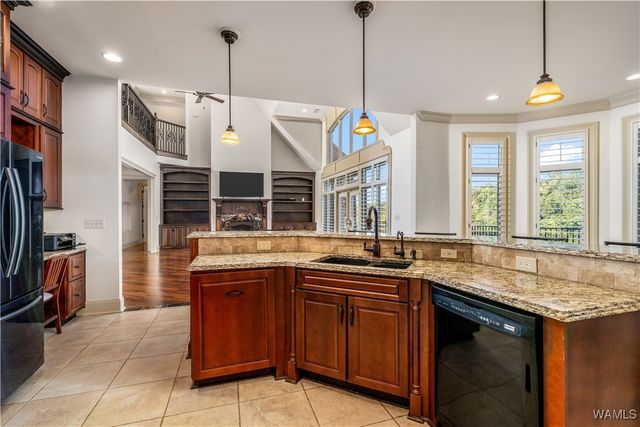 10251 Lake Side, Tuscaloosa, AL 35406