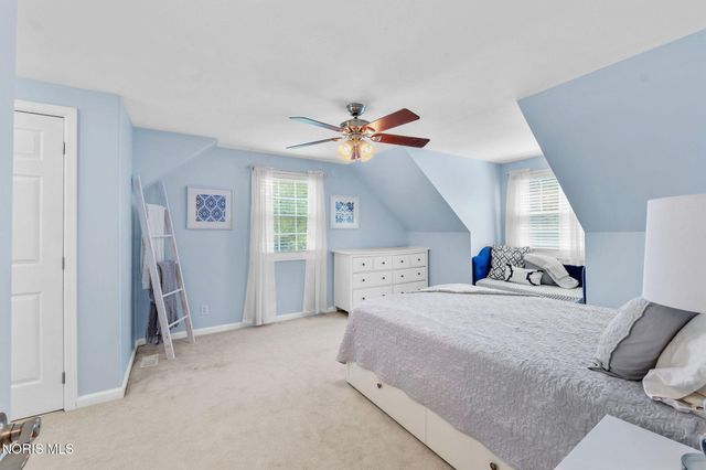 1968 S Holland Sylvania Road, Maumee, OH 43537
