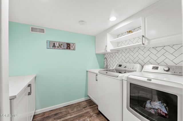 1968 S Holland Sylvania Road, Maumee, OH 43537