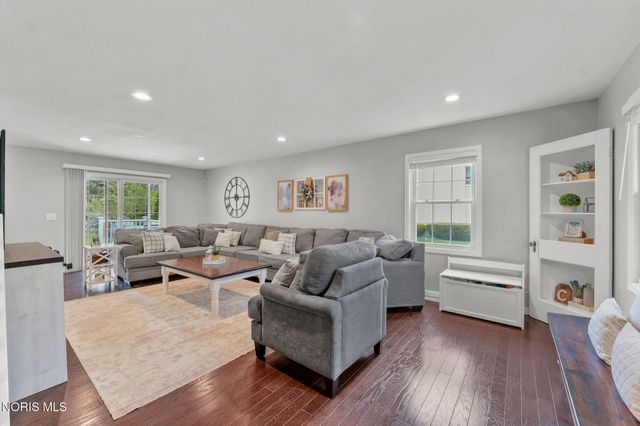 1968 S Holland Sylvania Road, Maumee, OH 43537