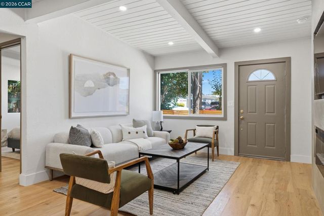 22807 Alice St, Hayward, CA 94541