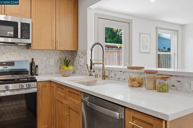 22807 Alice St, Hayward, CA 94541