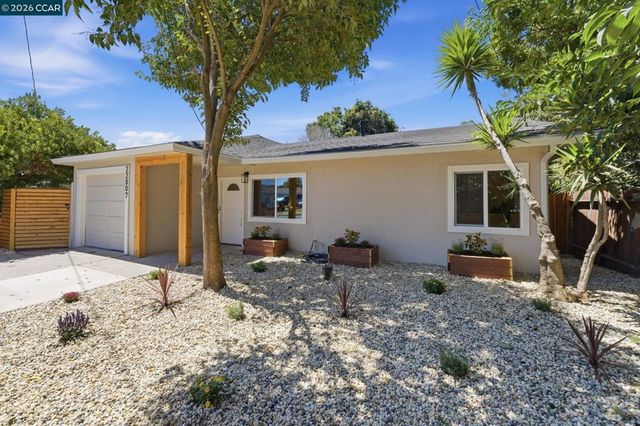 22807 Alice St, Hayward, CA 94541