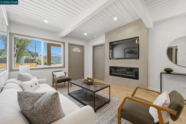 22807 Alice St, Hayward, CA 94541