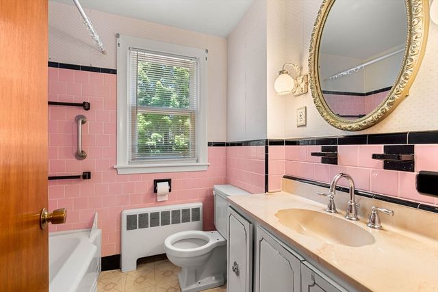 15 Pleasant St, Burlington, MA 01803