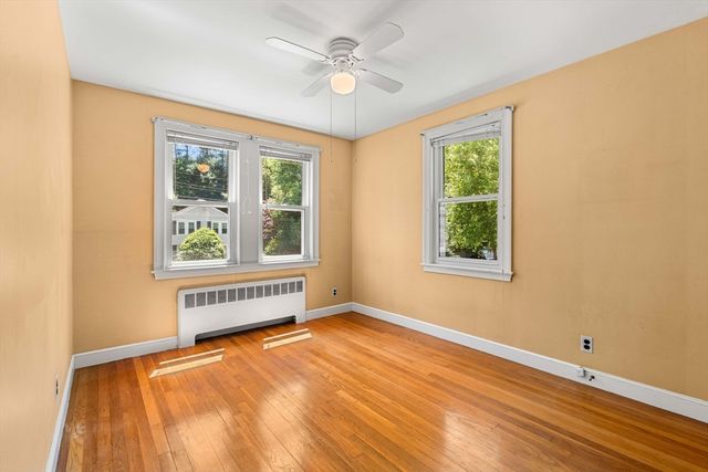 15 Pleasant St, Burlington, MA 01803