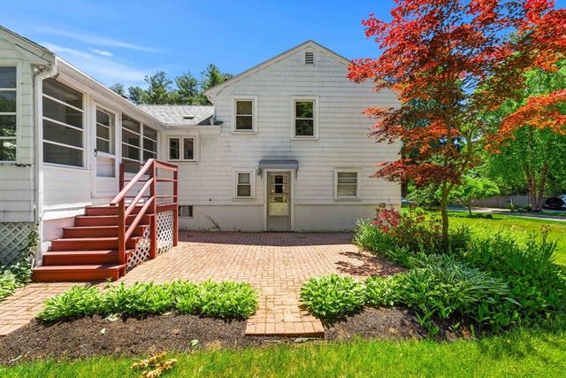 15 Pleasant St, Burlington, MA 01803