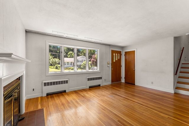 15 Pleasant St, Burlington, MA 01803