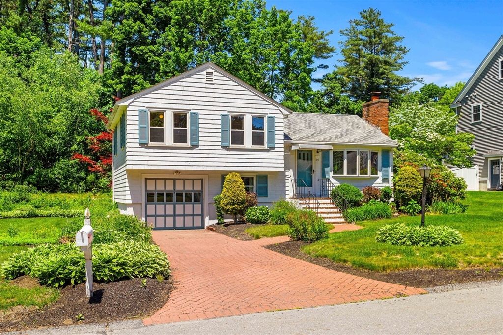 15 Pleasant St, Burlington, MA 01803