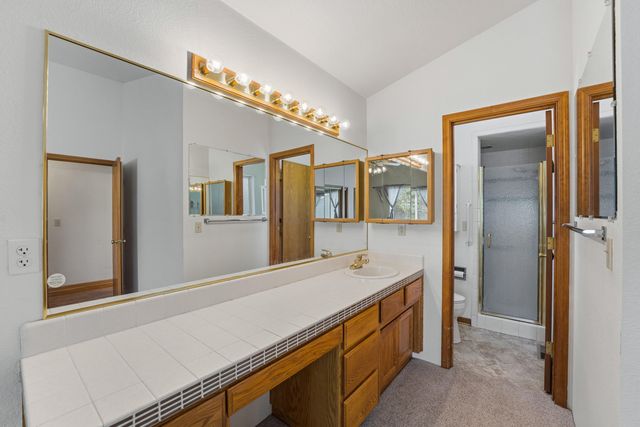 992 Auby Way, Grants Pass, OR 97527