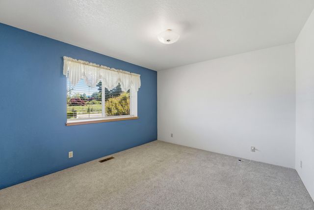 992 Auby Way, Grants Pass, OR 97527