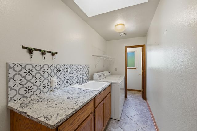 992 Auby Way, Grants Pass, OR 97527